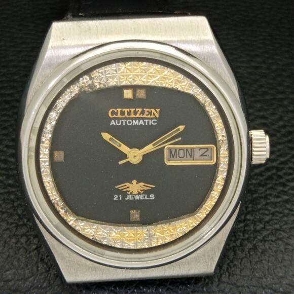 Vintage 1976 Citizen Automatic Mens Silver Watch W/daydate & Gold accents - Picture 4 of 9